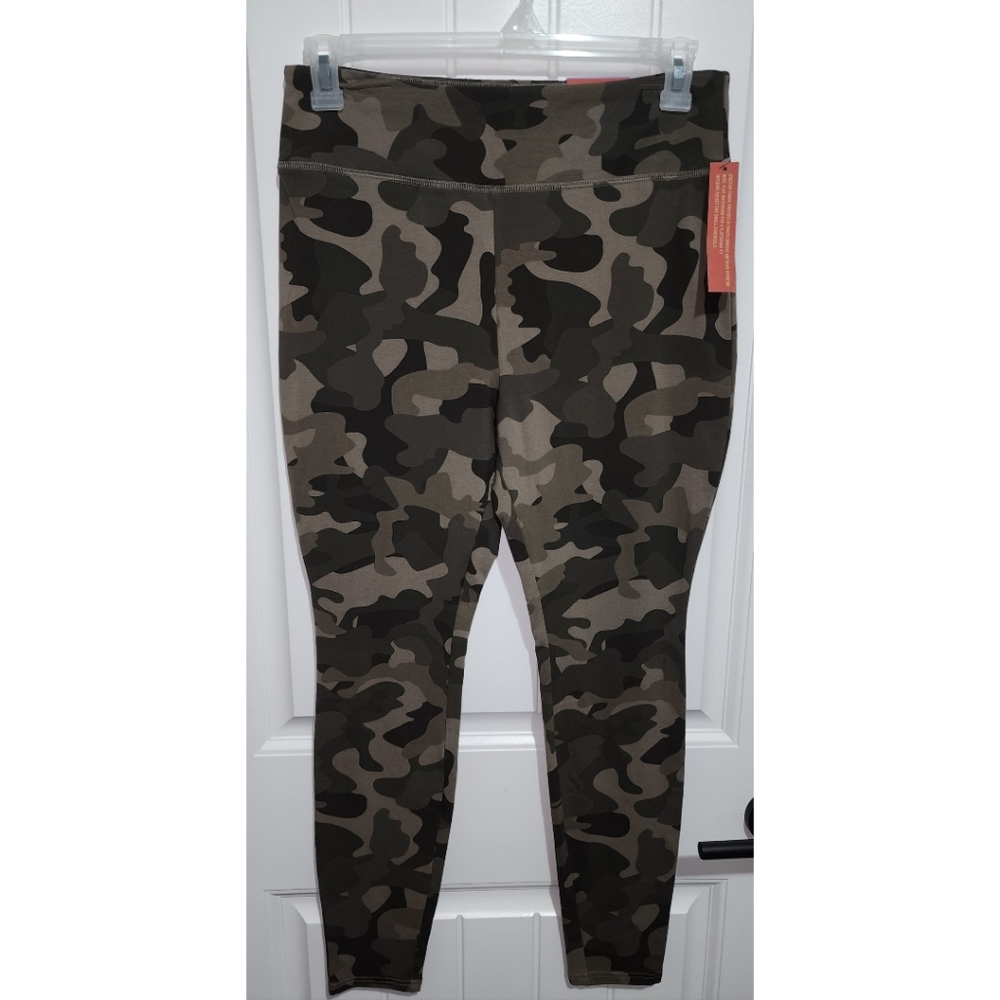 Brand new camouflage leggings camo large Mossimo NWT high waist